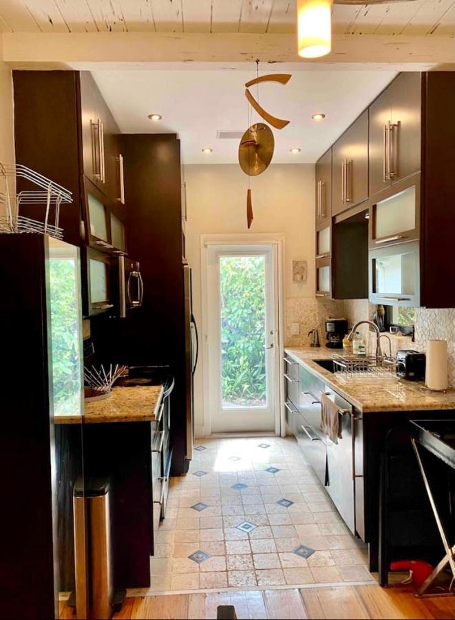 Entire Private Beautiful 2 Bedroom Plus Den House With Gated Front&Back Yard And Free Parking 10Min Drive To Miami Beach Ngoại thất bức ảnh
