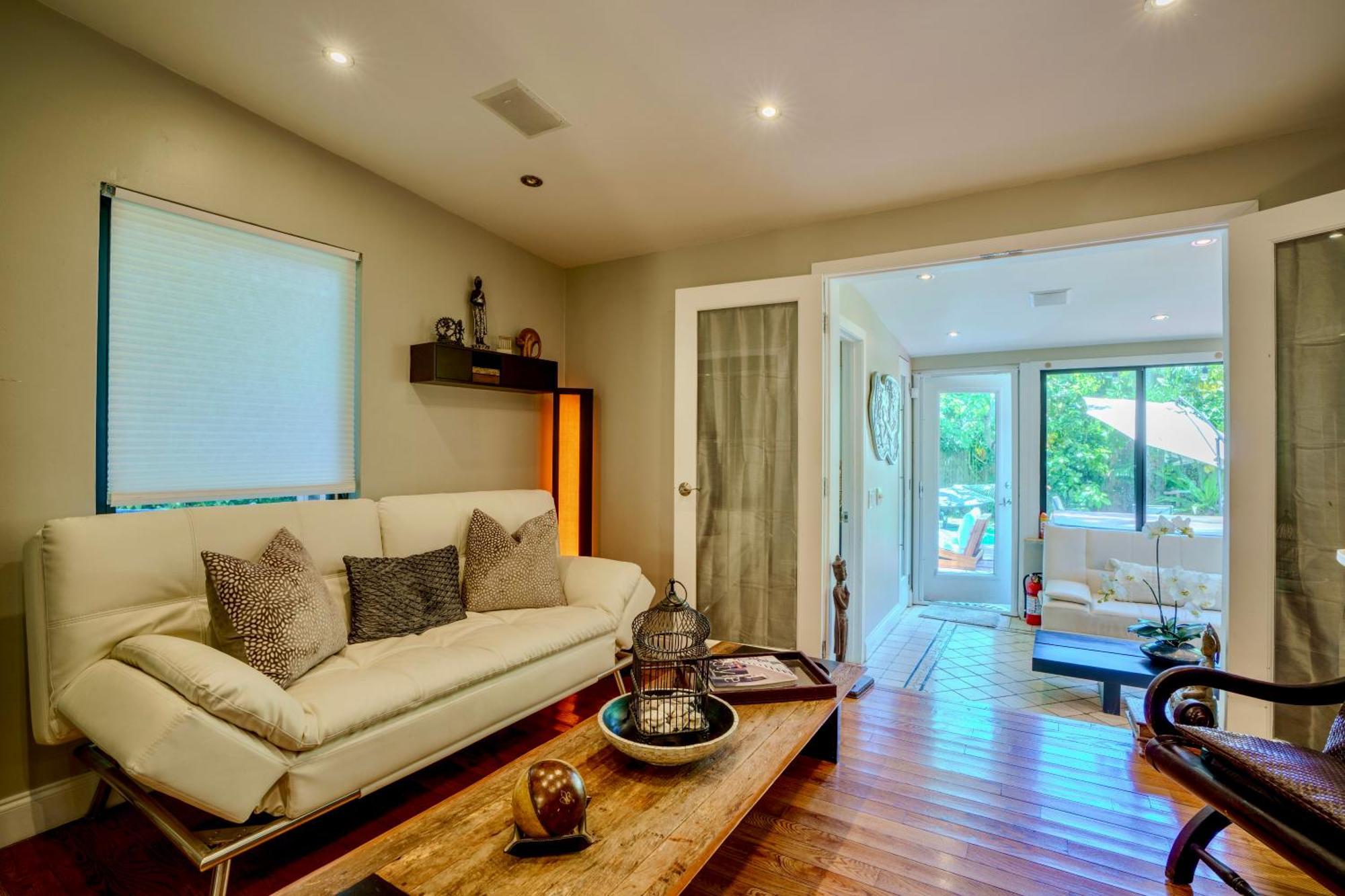 Entire Private Beautiful 2 Bedroom Plus Den House With Gated Front&Back Yard And Free Parking 10Min Drive To Miami Beach Ngoại thất bức ảnh