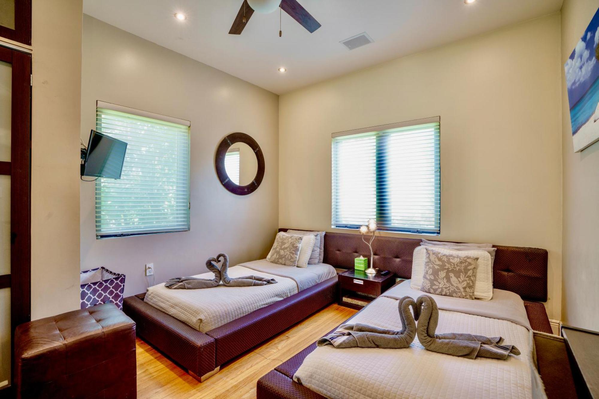 Entire Private Beautiful 2 Bedroom Plus Den House With Gated Front&Back Yard And Free Parking 10Min Drive To Miami Beach Ngoại thất bức ảnh