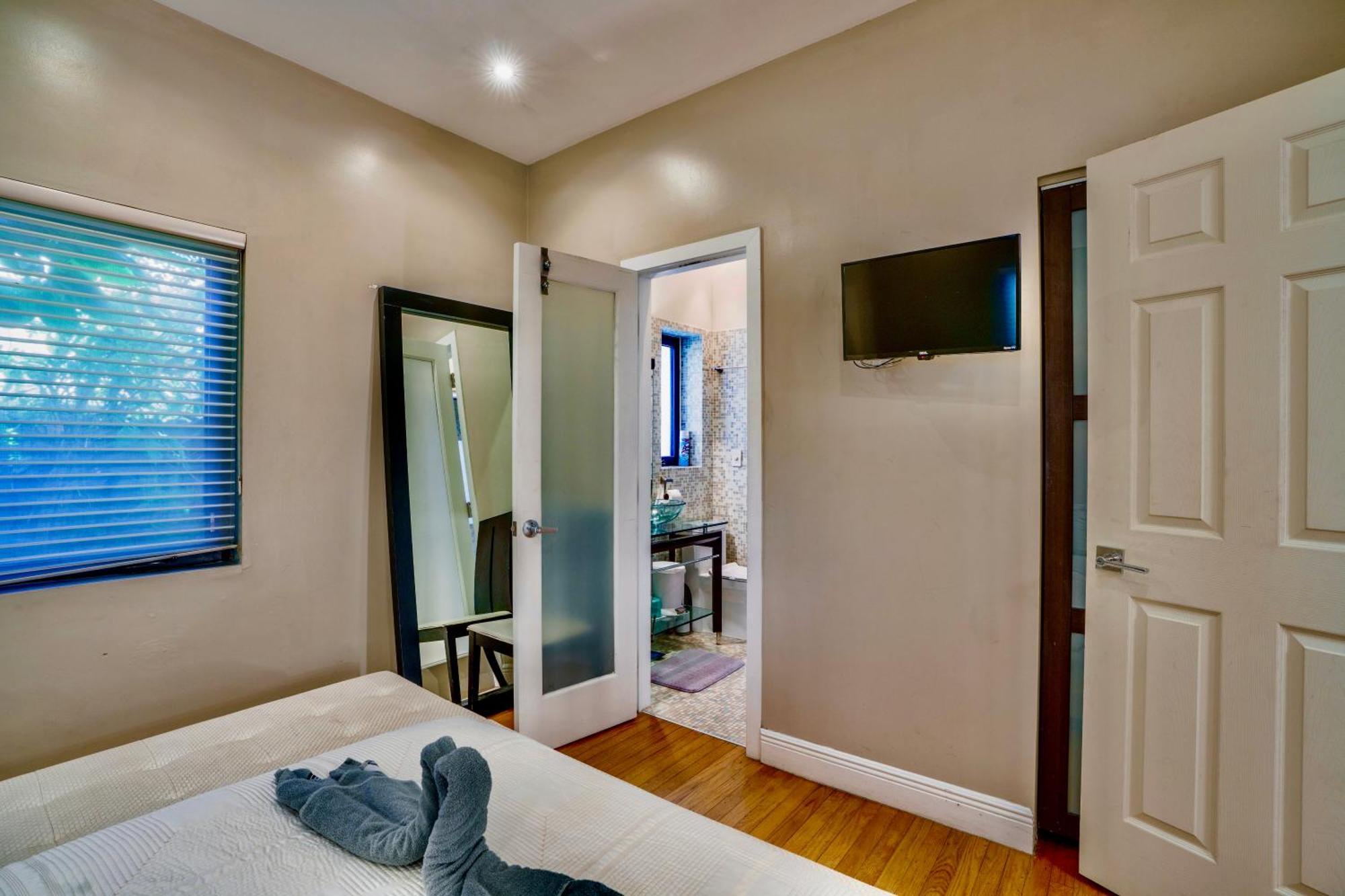 Entire Private Beautiful 2 Bedroom Plus Den House With Gated Front&Back Yard And Free Parking 10Min Drive To Miami Beach Ngoại thất bức ảnh